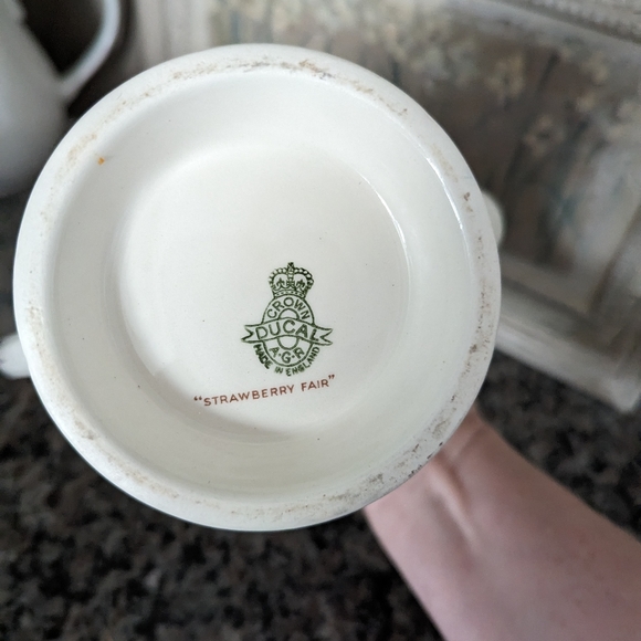 Strawberry Fair Crown Ducal Coffee or Tea Pot - Picture 4 of 5